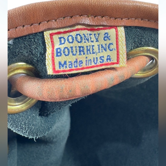 Genuine vintage DOONEY & BOURKE black drawstring leather bucket bag - Picture 13 of 15